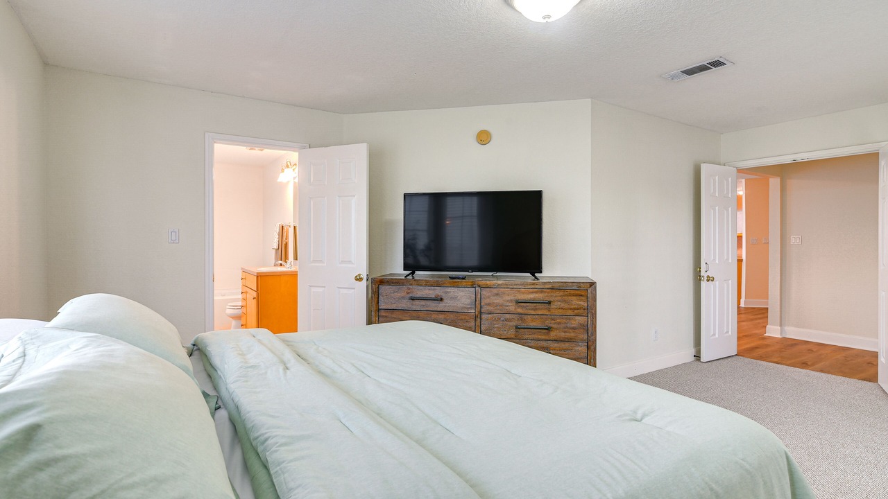 Photo of Bedroom in Clear Lake Shores