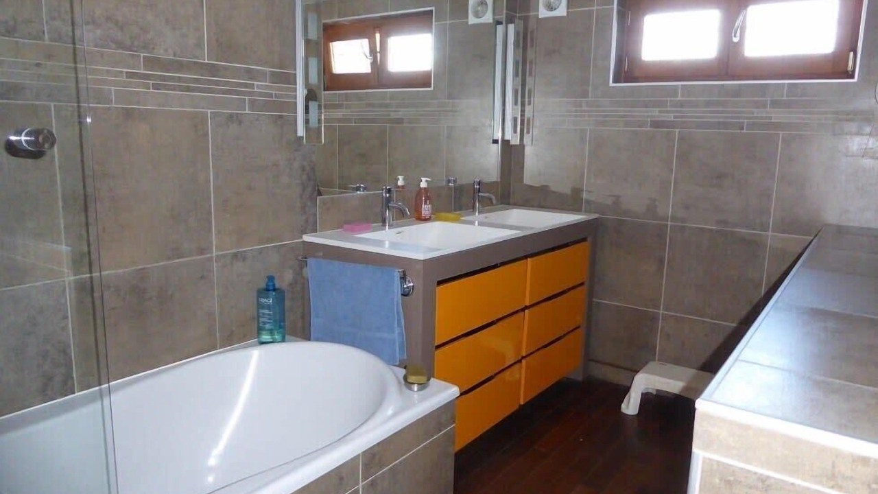 Photo of Bathroom in Miribel-les-Echelles