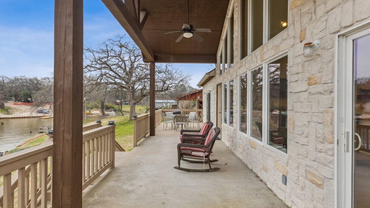 Photo of Patio Balcony in Gun Barrel City