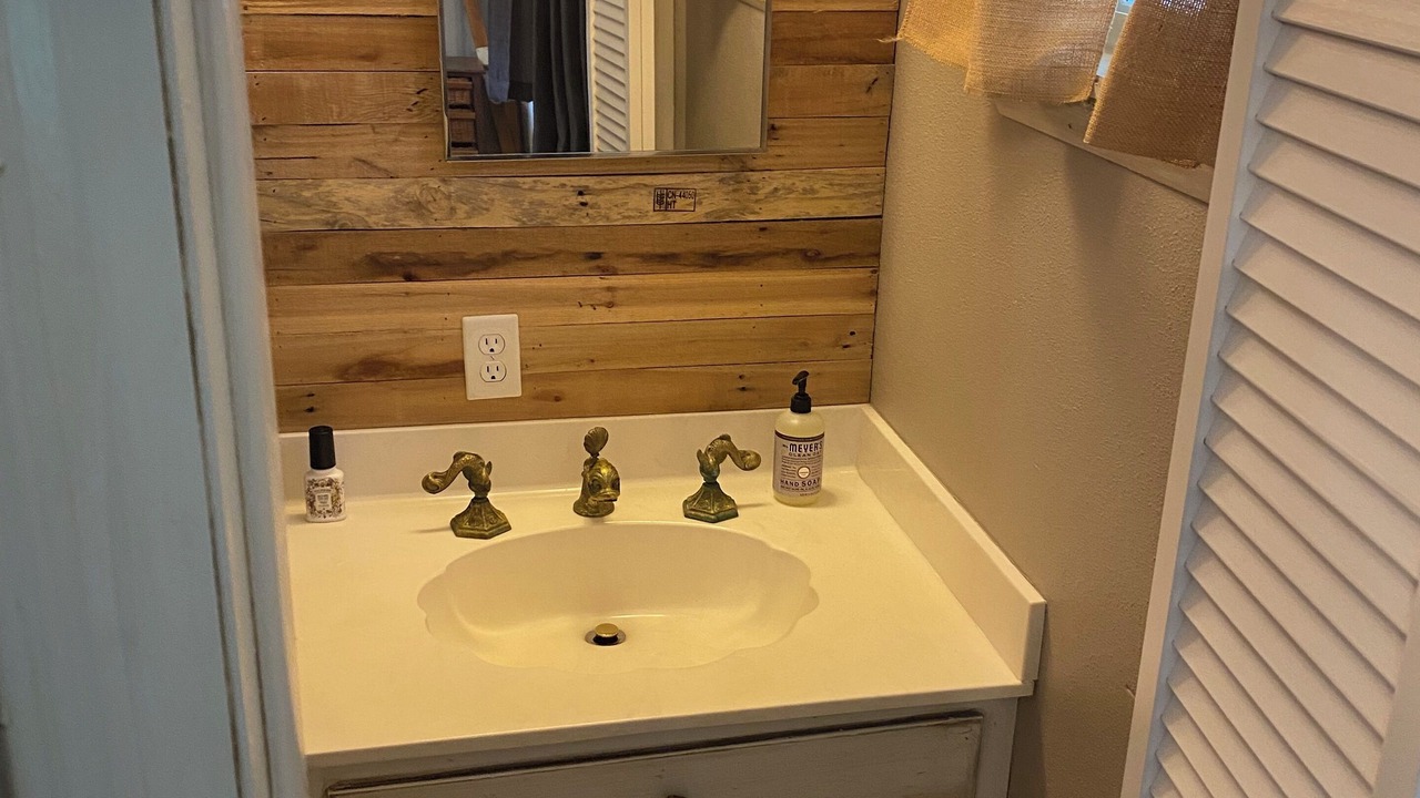 Photo of Bathroom in Jay