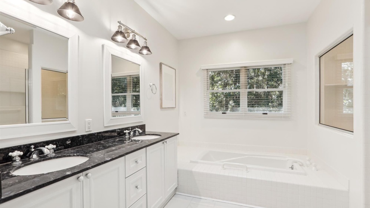 Photo of Bathroom in Heritage Woods