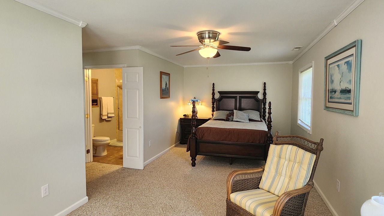 Photo of Bedroom in Benton