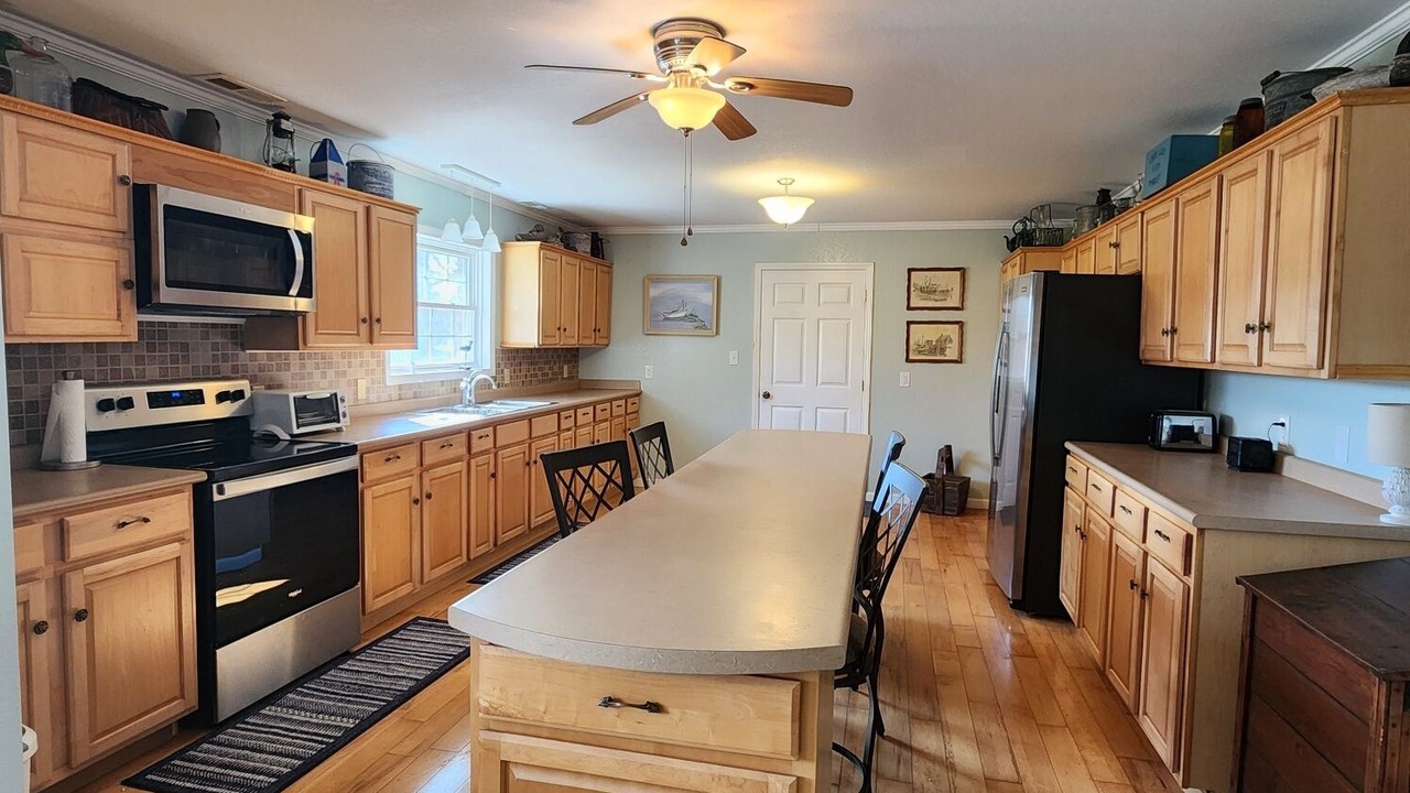 Photo of Bedroom in Benton