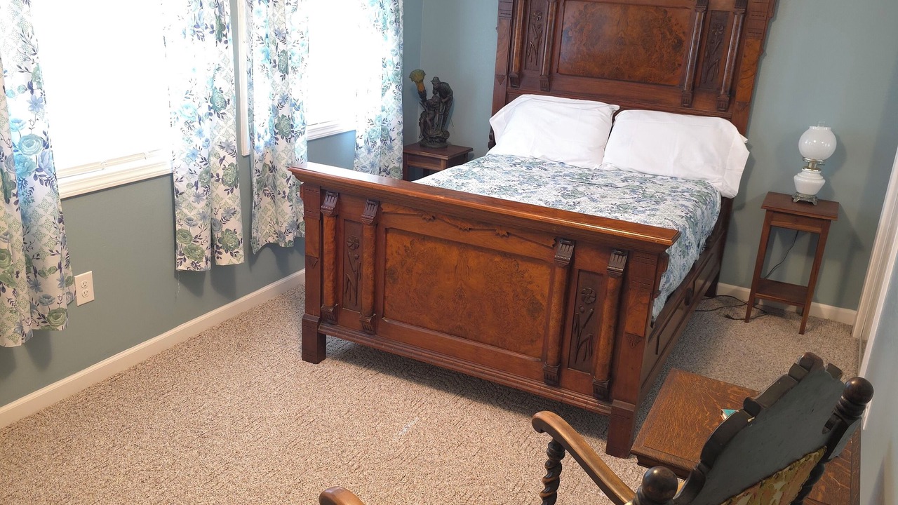 Photo of Bedroom in Benton