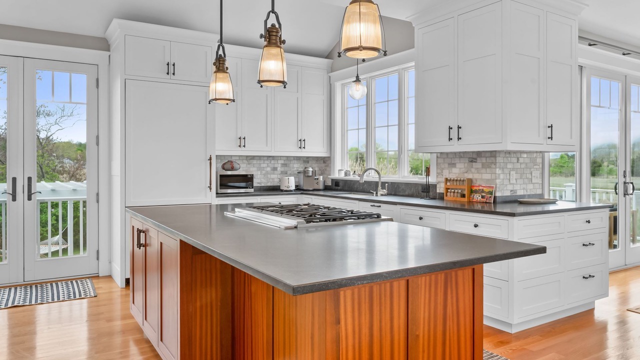 Photo of Others in Sandwich