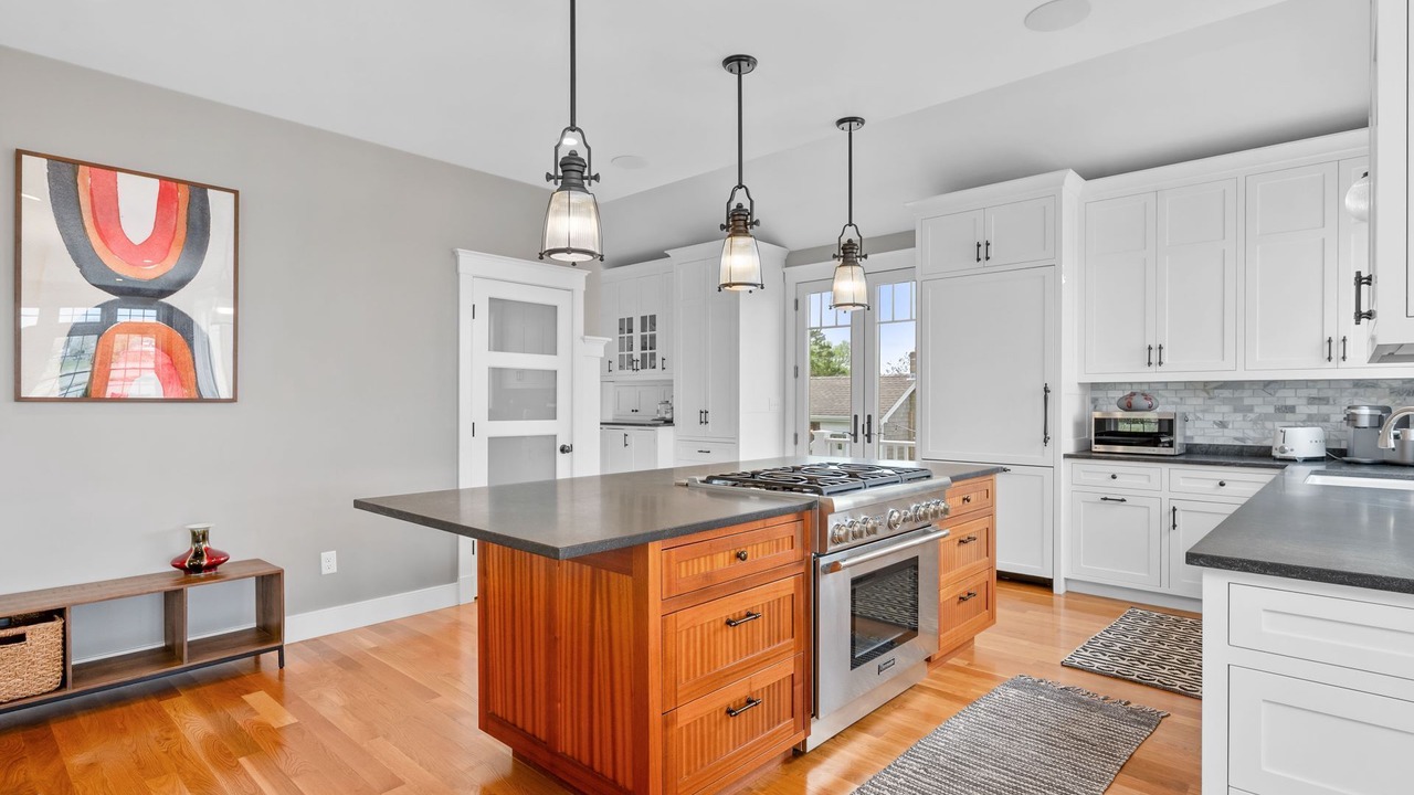 Photo of Others in Sandwich