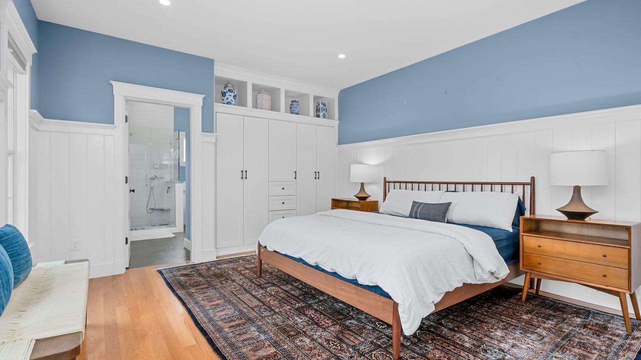 Photo of Others in Sandwich