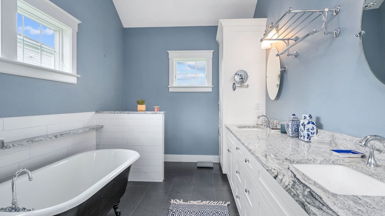 Photo of Bathroom in Sandwich