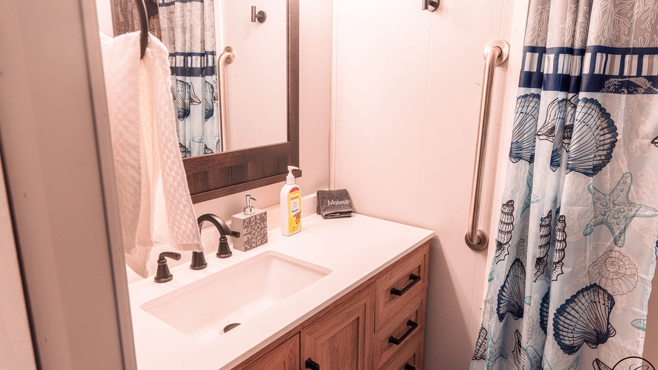 Photo of Bathroom in Gumberry