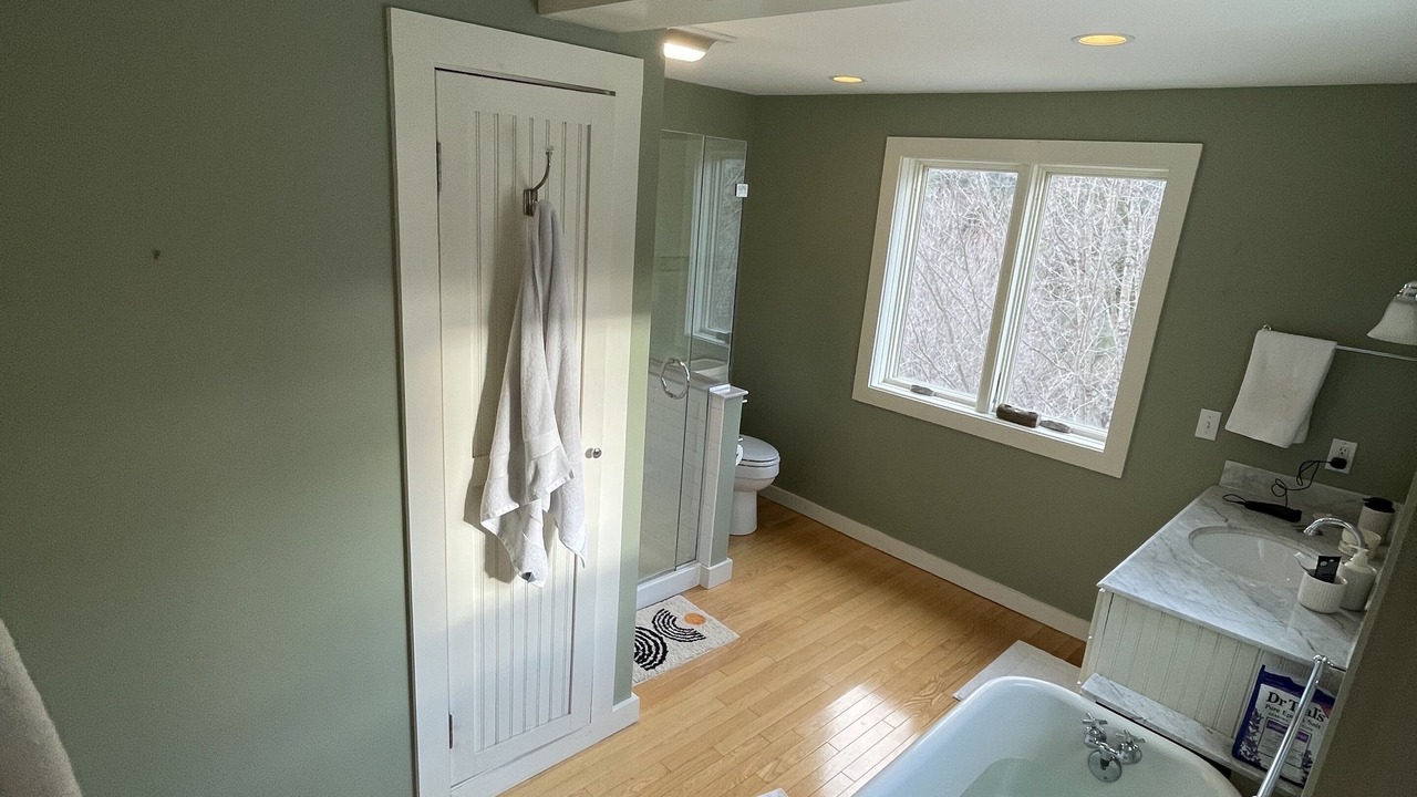 Photo of Bathroom in Warren