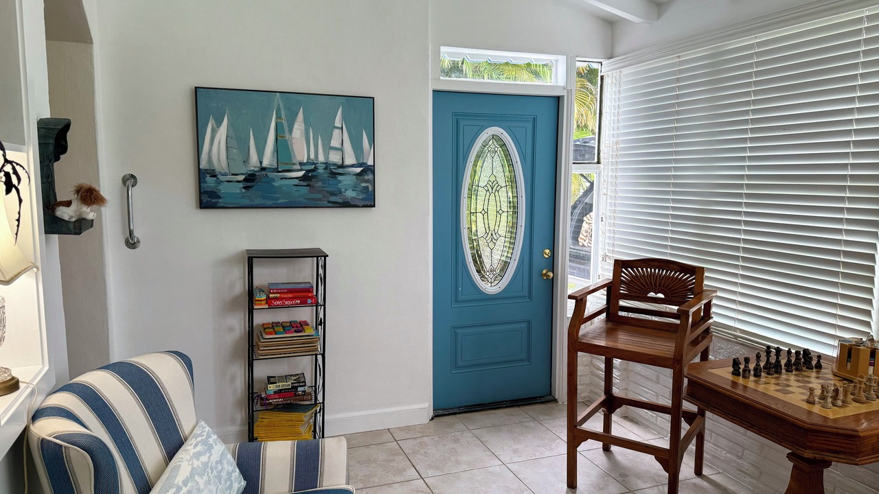 Photo of Livingroom in Lake Ridge