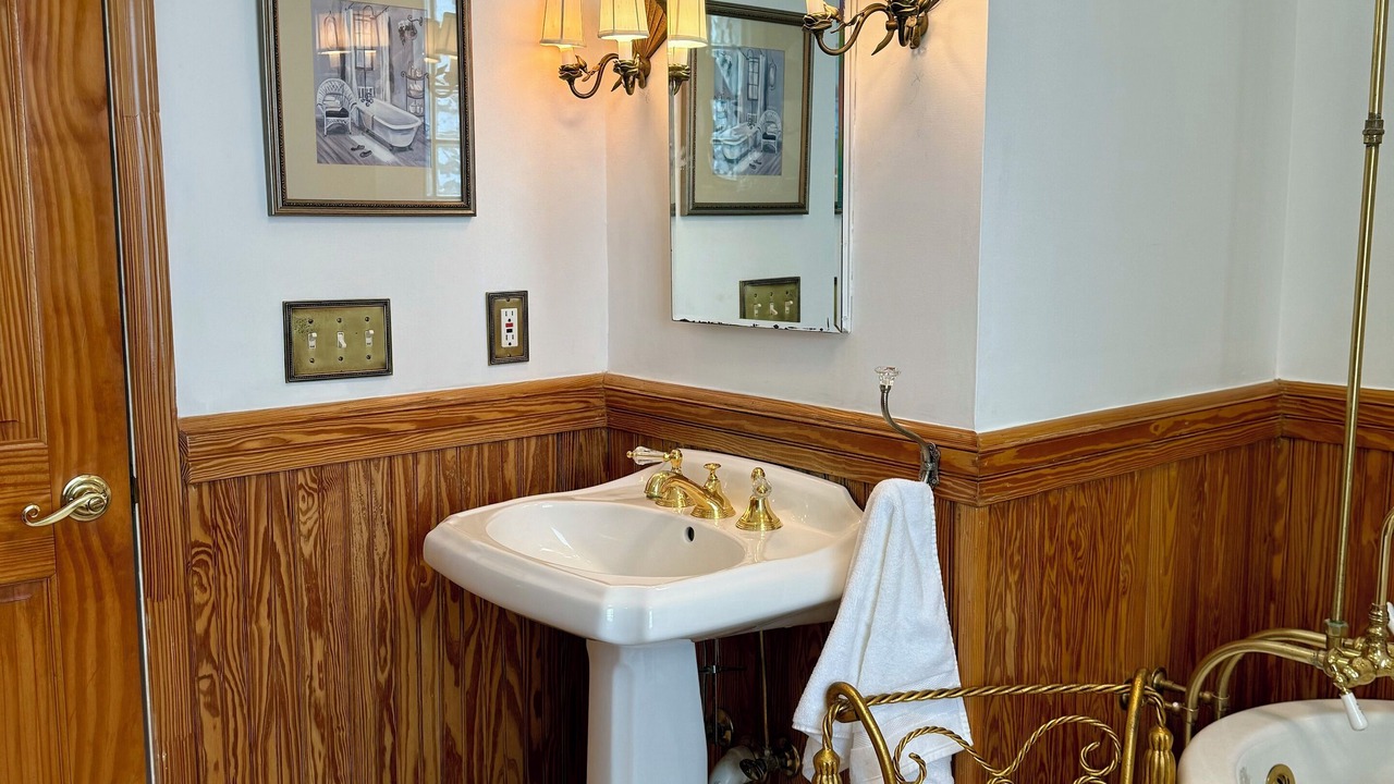 Photo of Bathroom in Lake Ridge