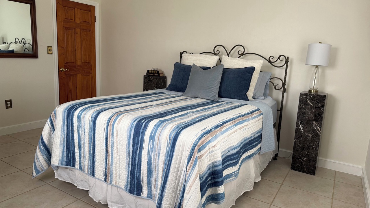Photo of Bedroom in Lake Ridge