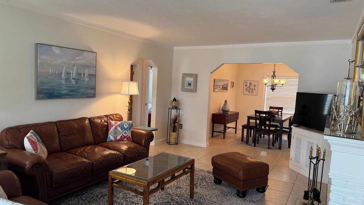 Photo of Livingroom in Lake Ridge