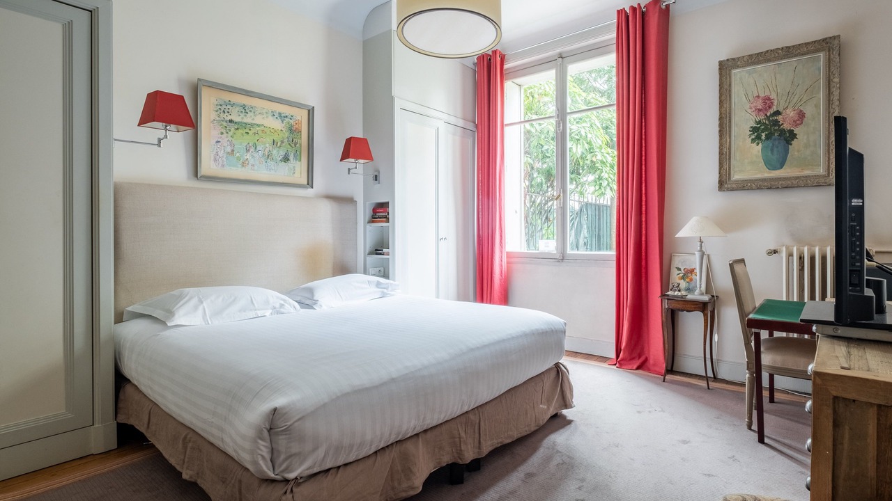 Photo of Bedroom in Prince–Marmottan