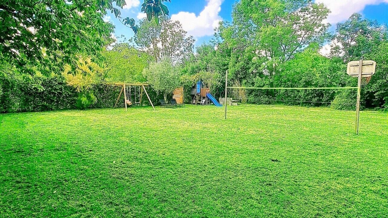 Photo of Others in Marigny