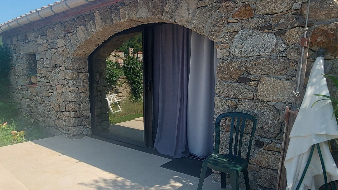 Photo of Patio Balcony in Saint-Andre-de-Majencoules