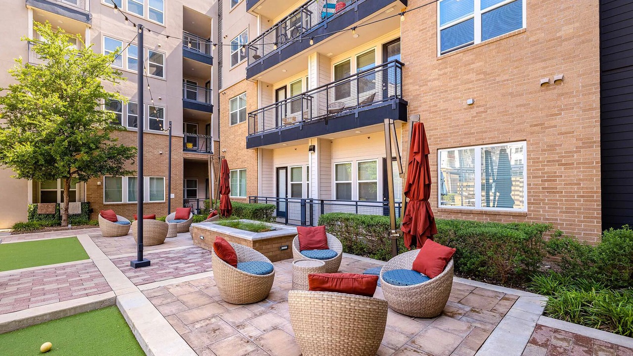 Photo of Patio Balcony in Montopolis