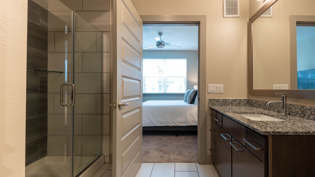Photo of Bathroom in Montopolis