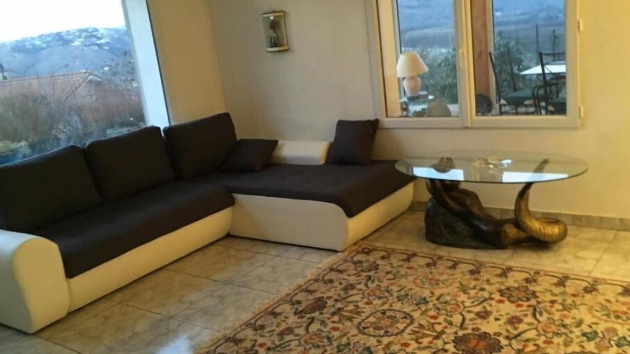 Photo of Livingroom in Saint-Clair-du-Rhone