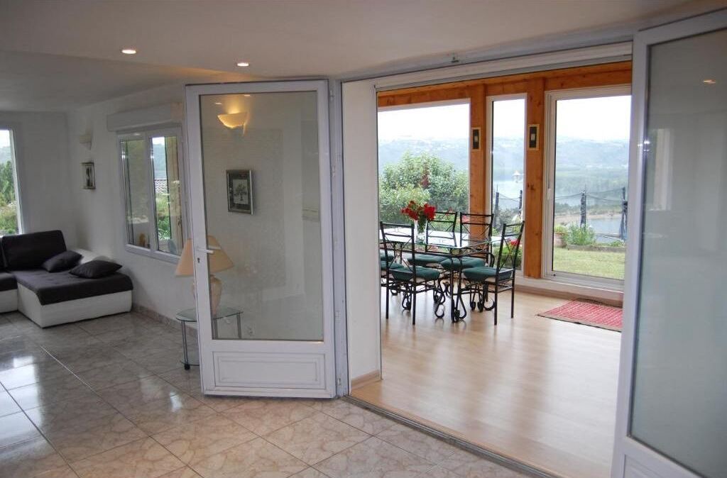 Photo of Livingroom in Saint-Clair-du-Rhone