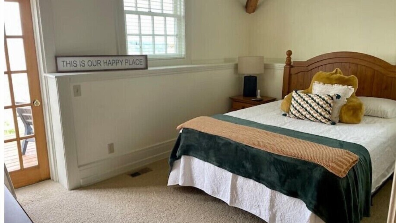 Photo of Bedroom in Dubuque
