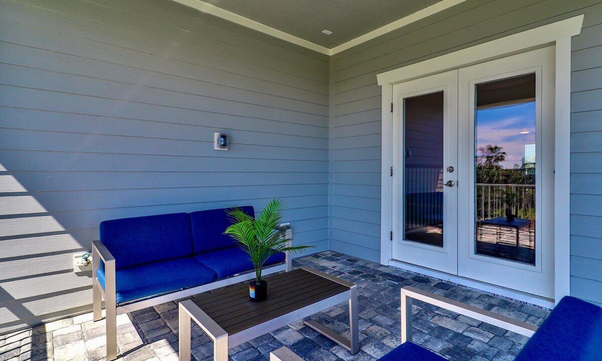Photo of Patio Balcony in Marineland Acres