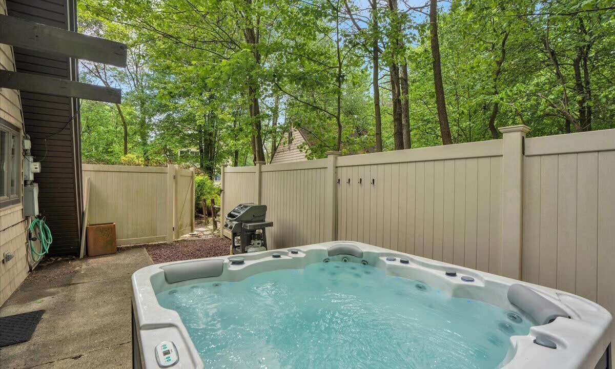 Photo of Patio Balcony in Long Pond
