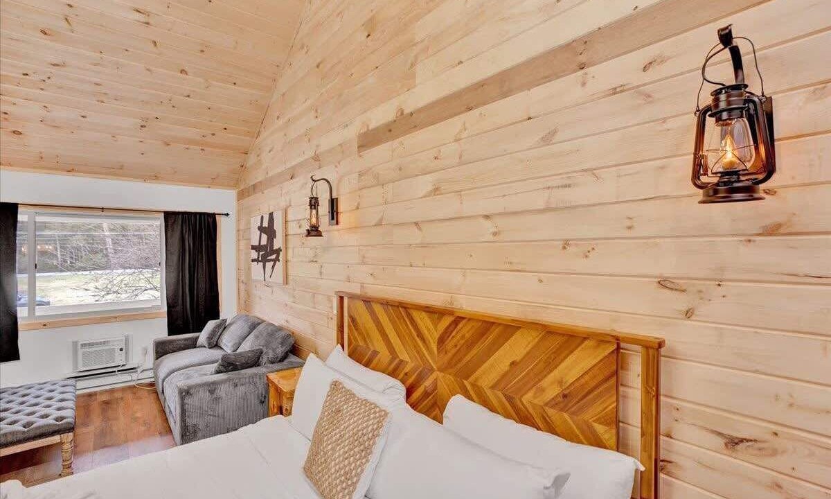 Photo of Bedroom in Canadensis