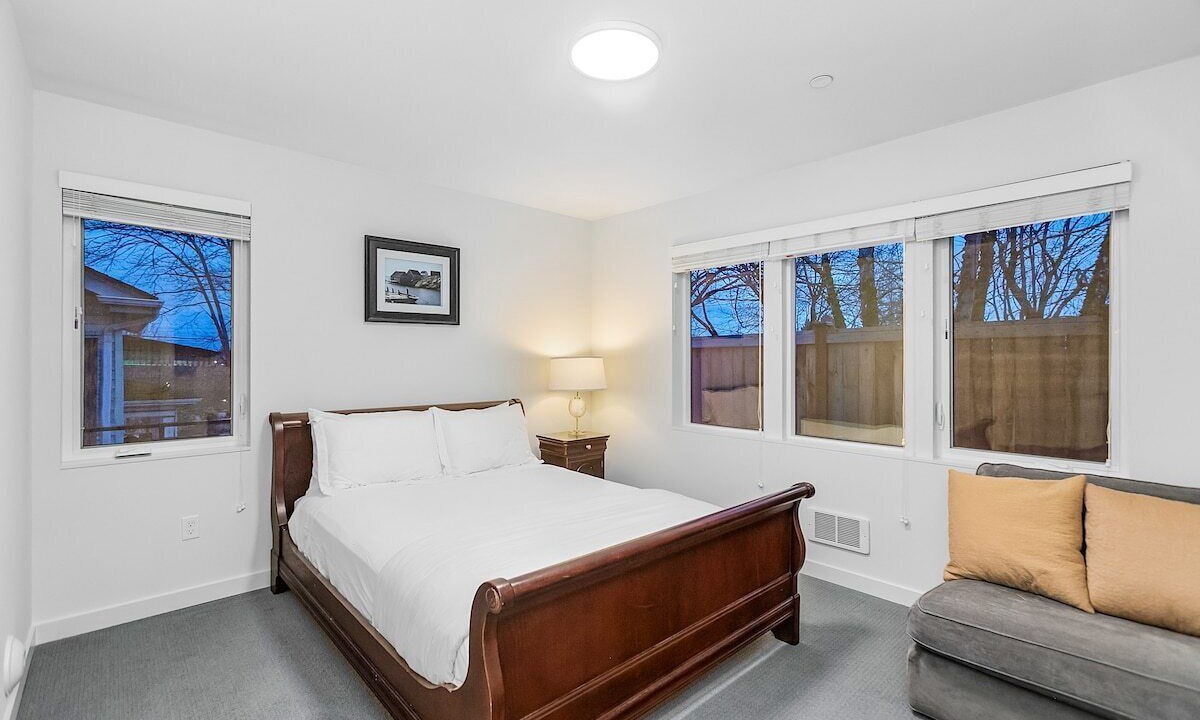 Photo of Bedroom in Minor