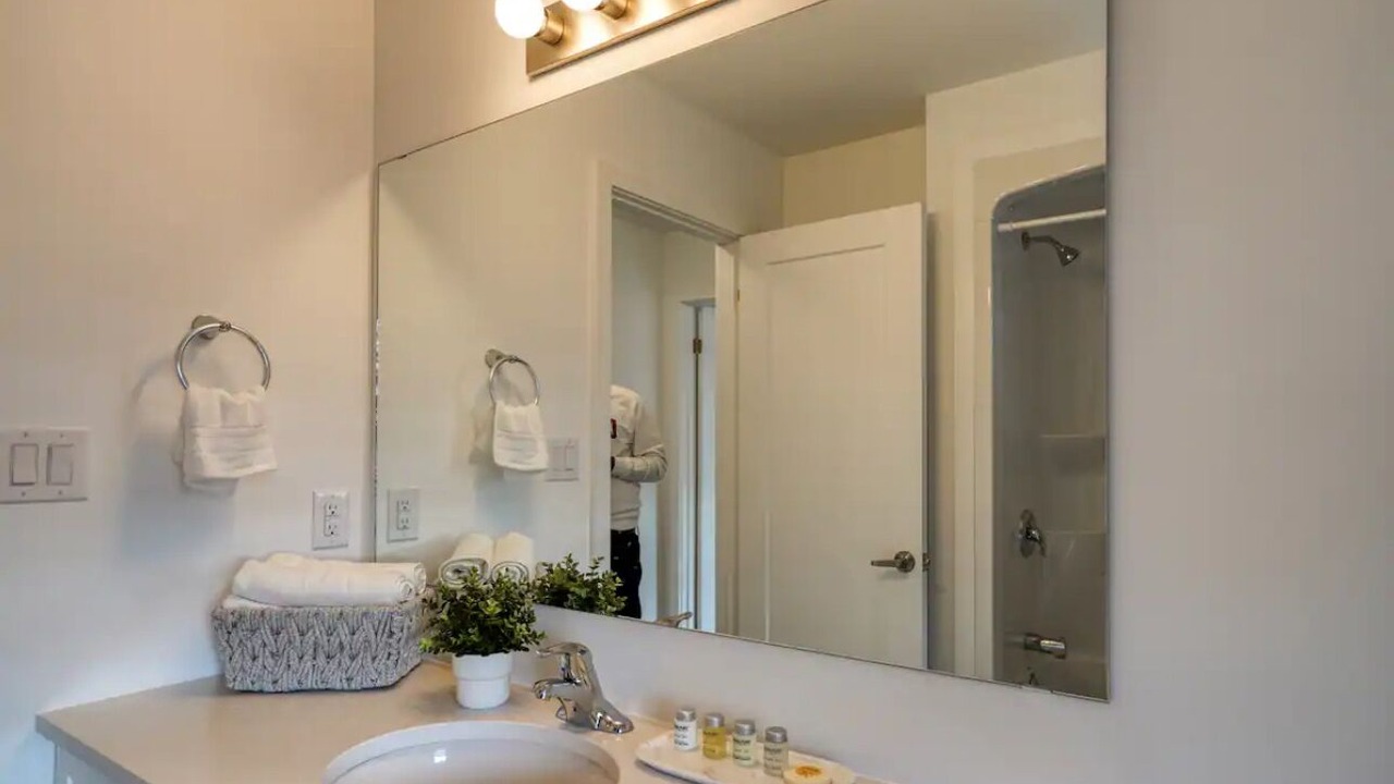 Photo of Bathroom in Niagara Falls