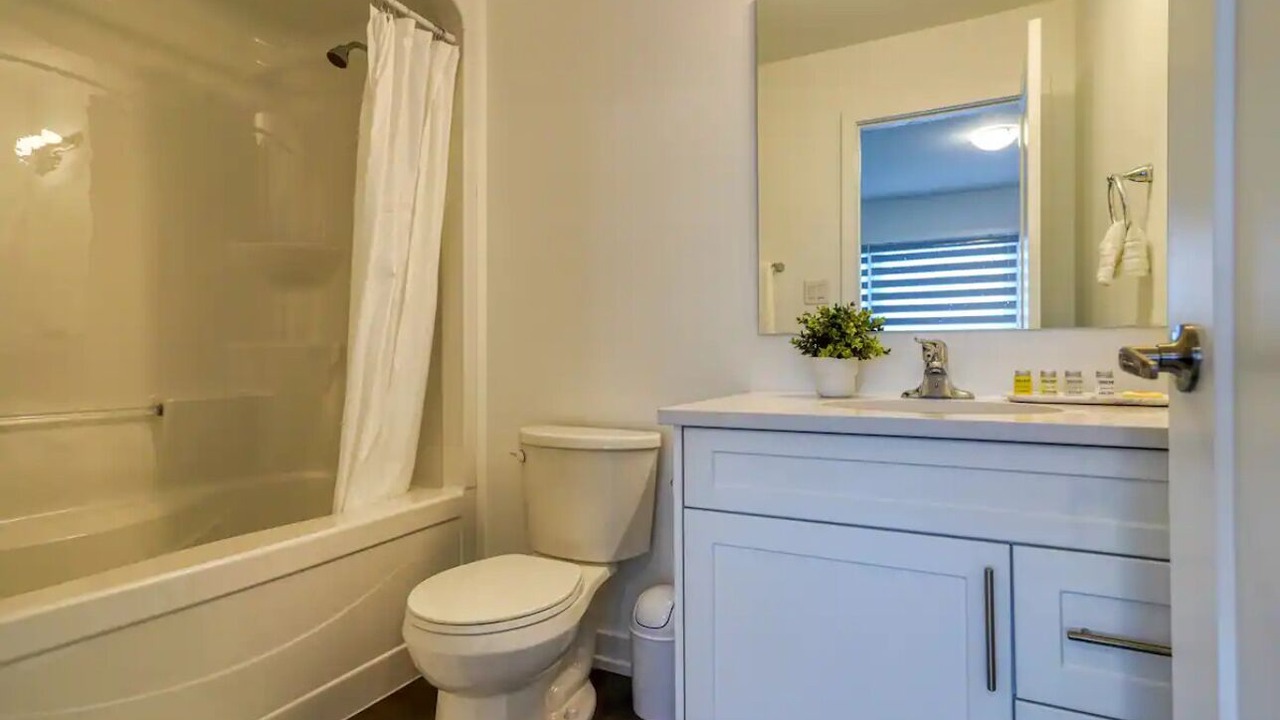 Photo of Bathroom in Niagara Falls