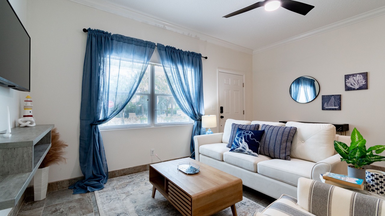 Photo of Livingroom in Crescent Beach