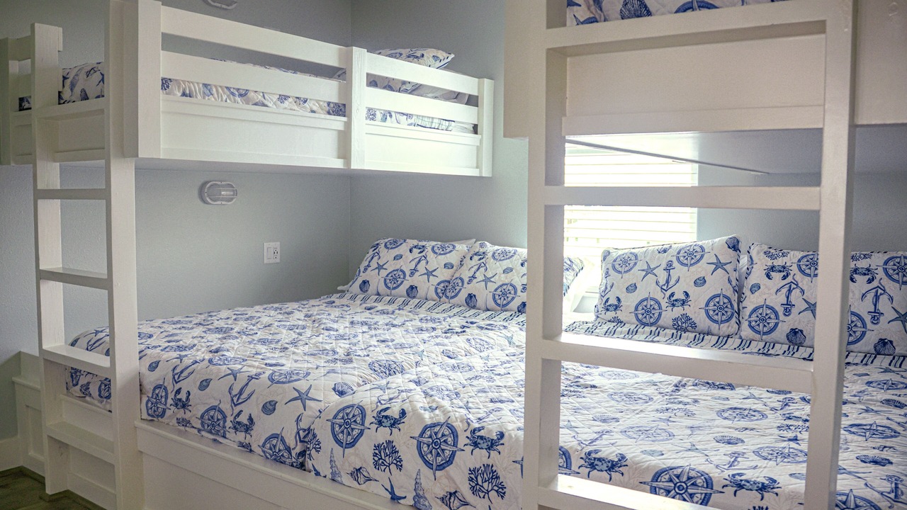 Photo of Bedroom in Crystal Beach