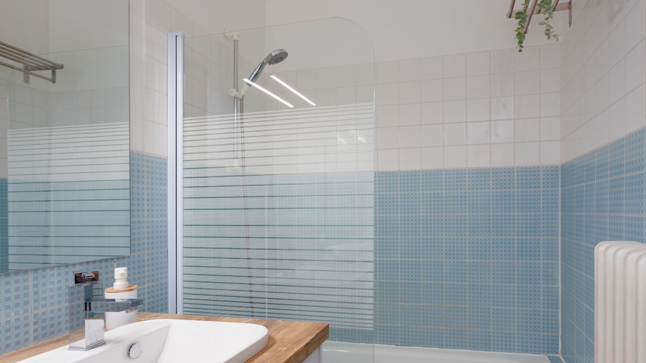 Photo of Bathroom in Lunel