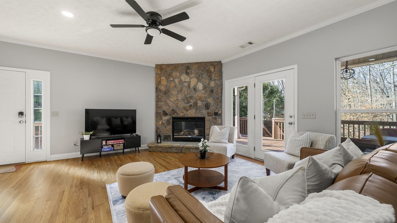 Photo of Livingroom in Gainesville