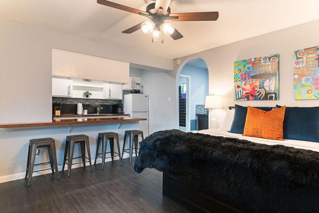 Photo of Bedroom in Neartown