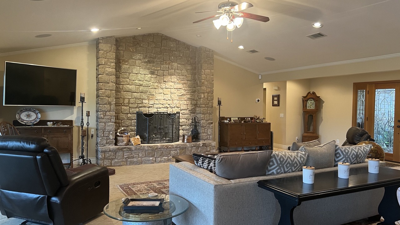 Photo of Livingroom in Horseshoe Bay