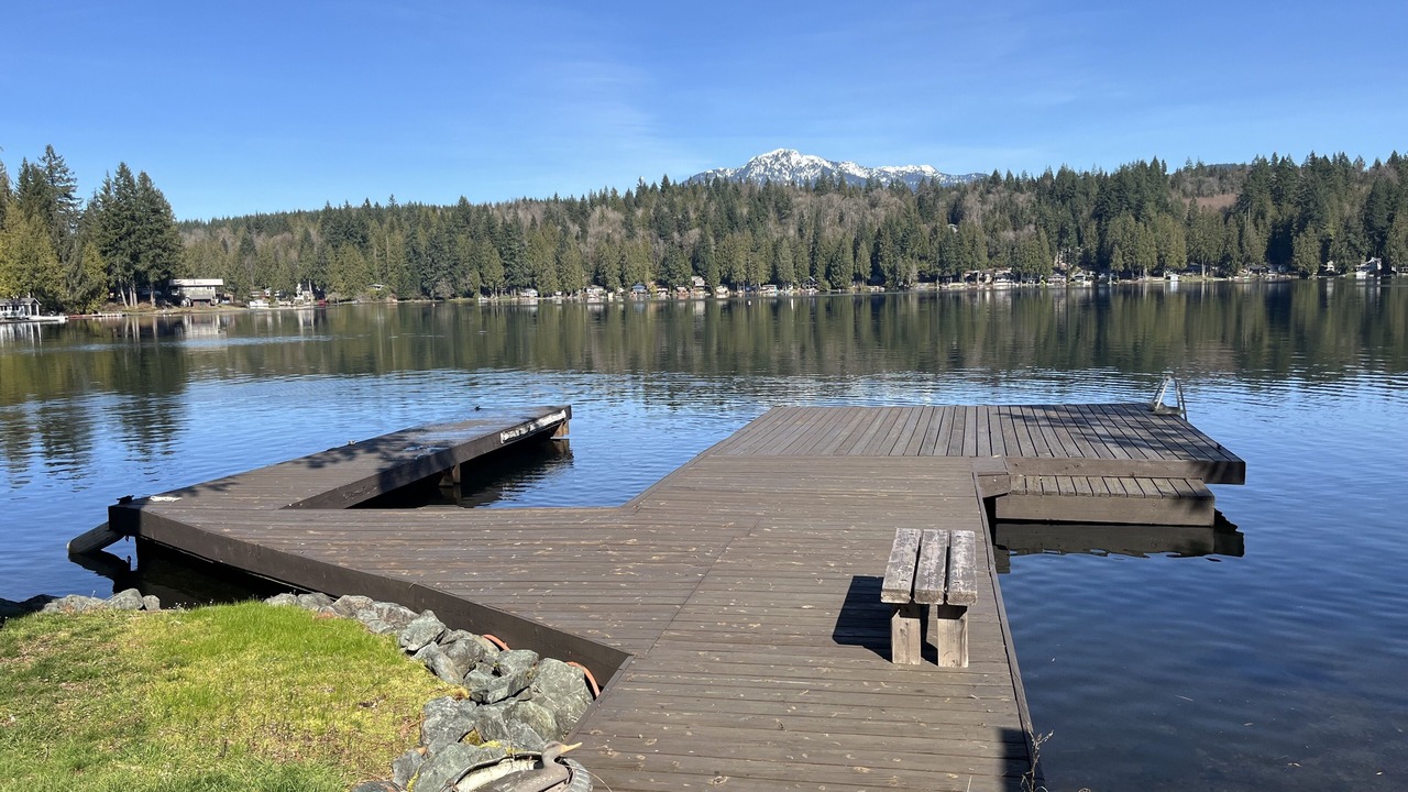 Photo of Bedroom in Lake Roesiger