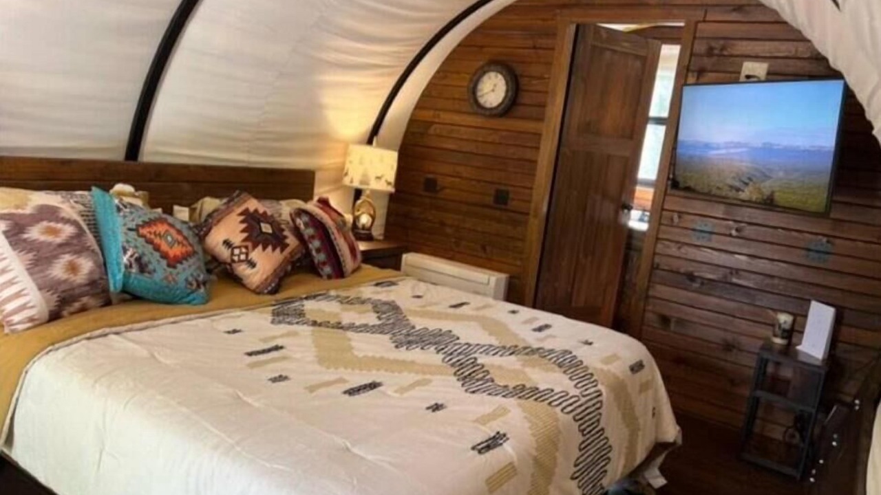 Photo of Bedroom in Peculiar