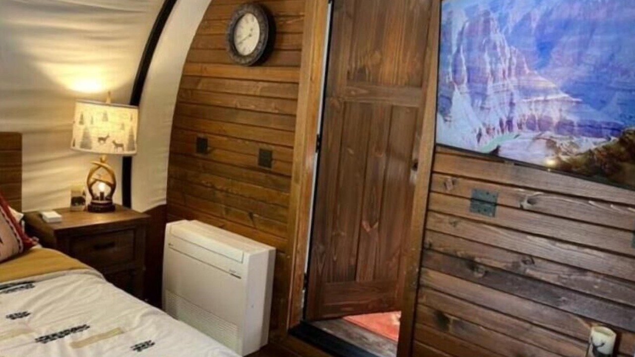 Photo of Bedroom in Peculiar