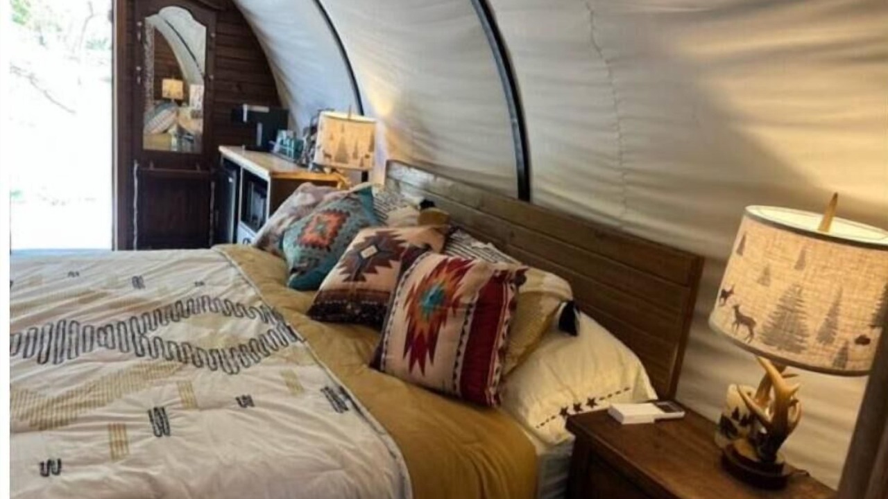 Photo of Bedroom in Peculiar