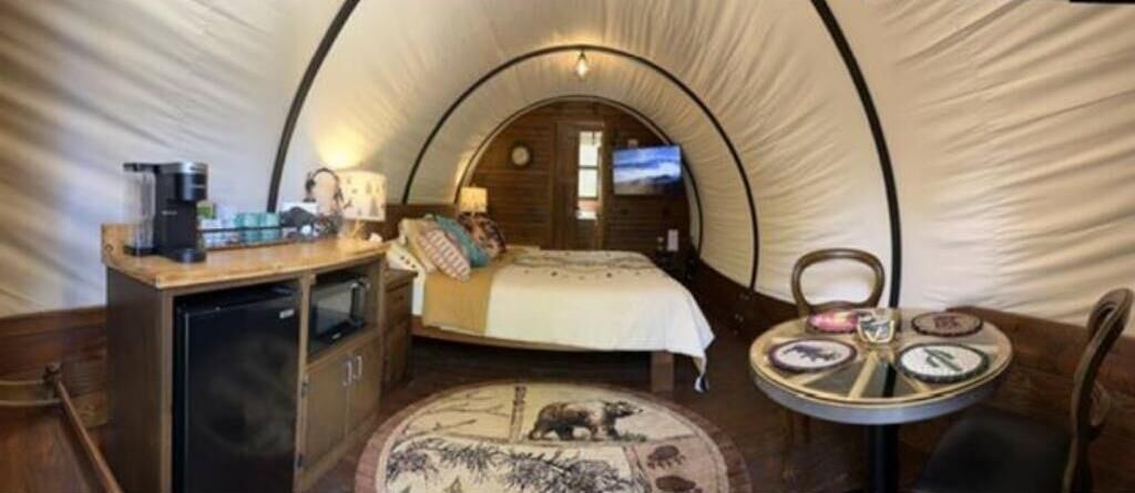 Photo of Bedroom in Peculiar