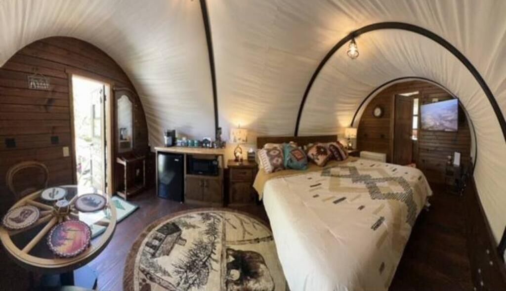 Photo of Bedroom in Peculiar