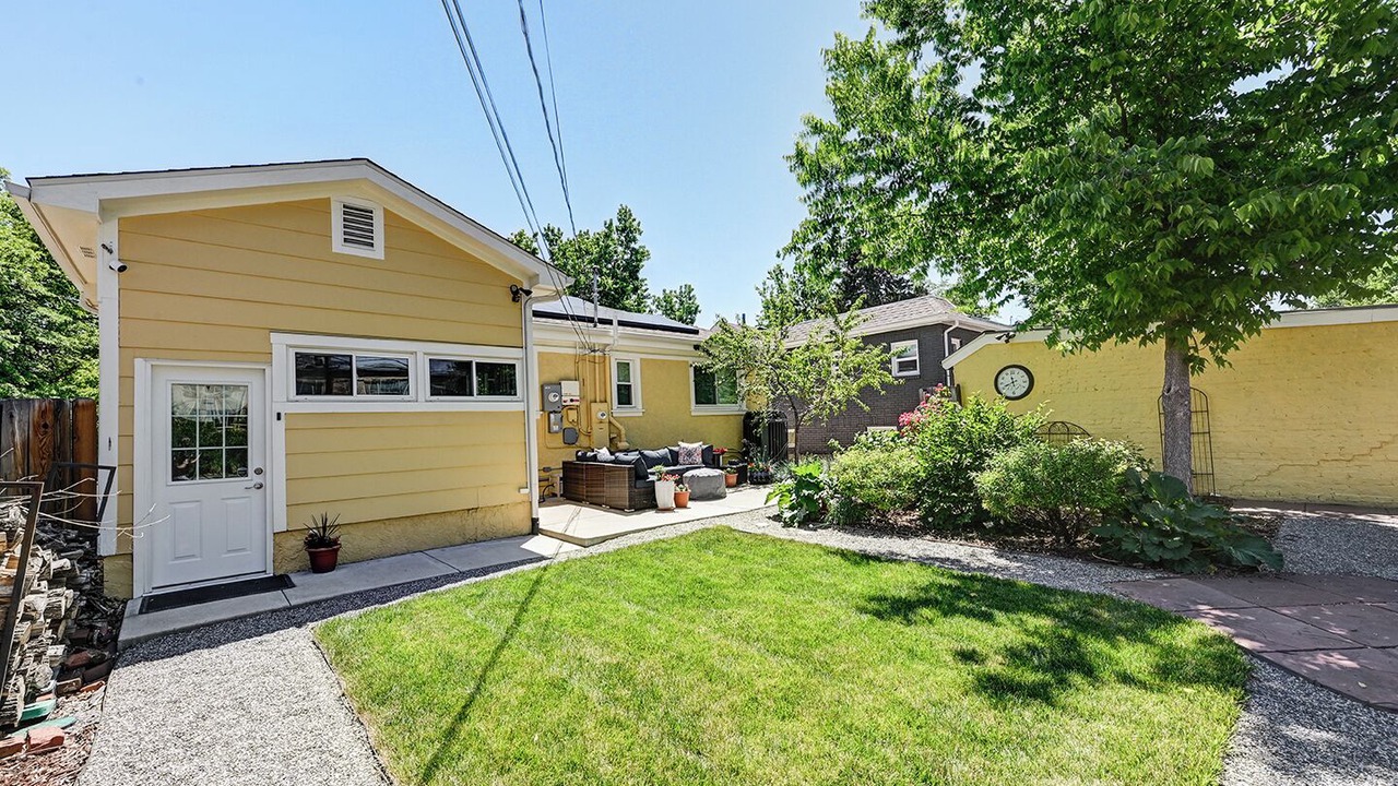 Photo of Outdoor in Hale