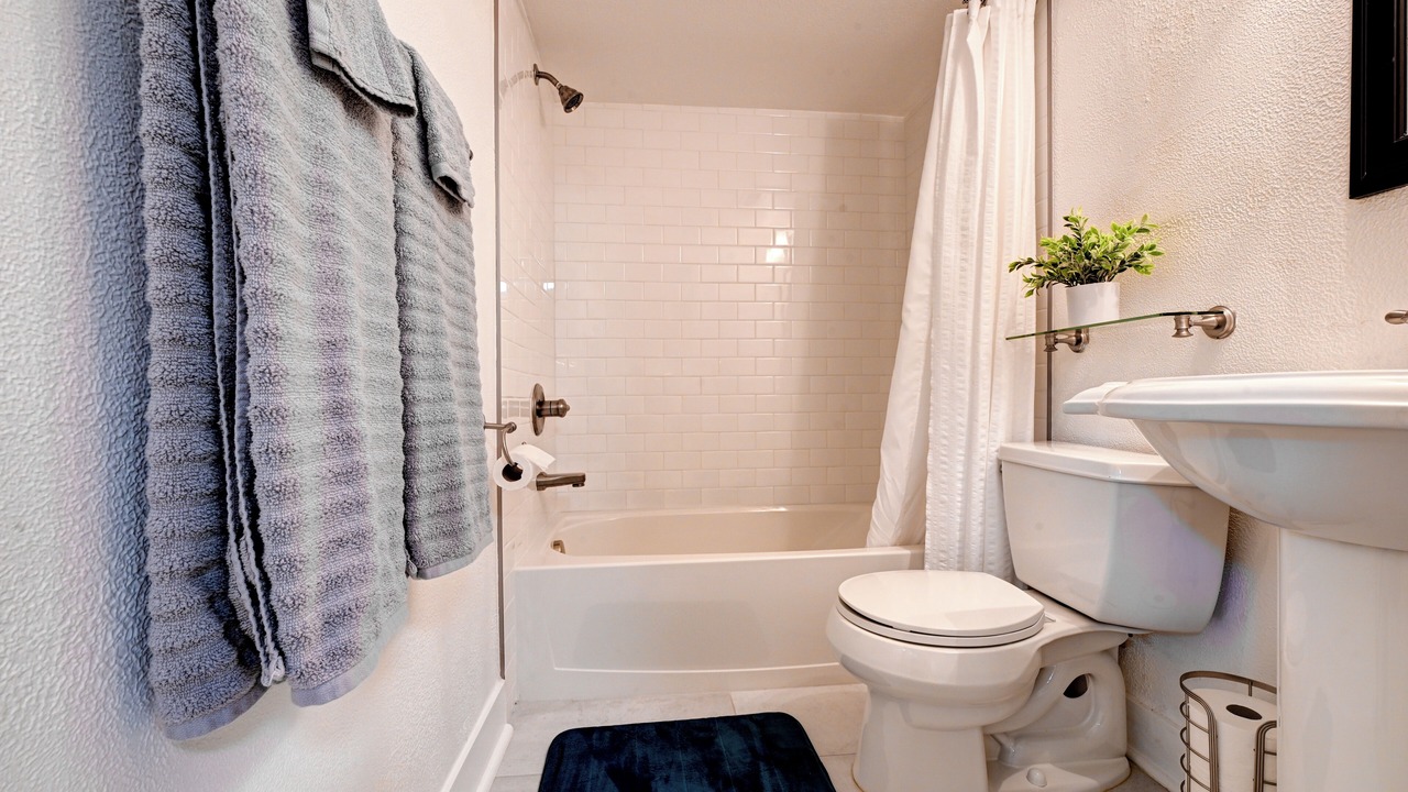 Photo of Bathroom in Hale