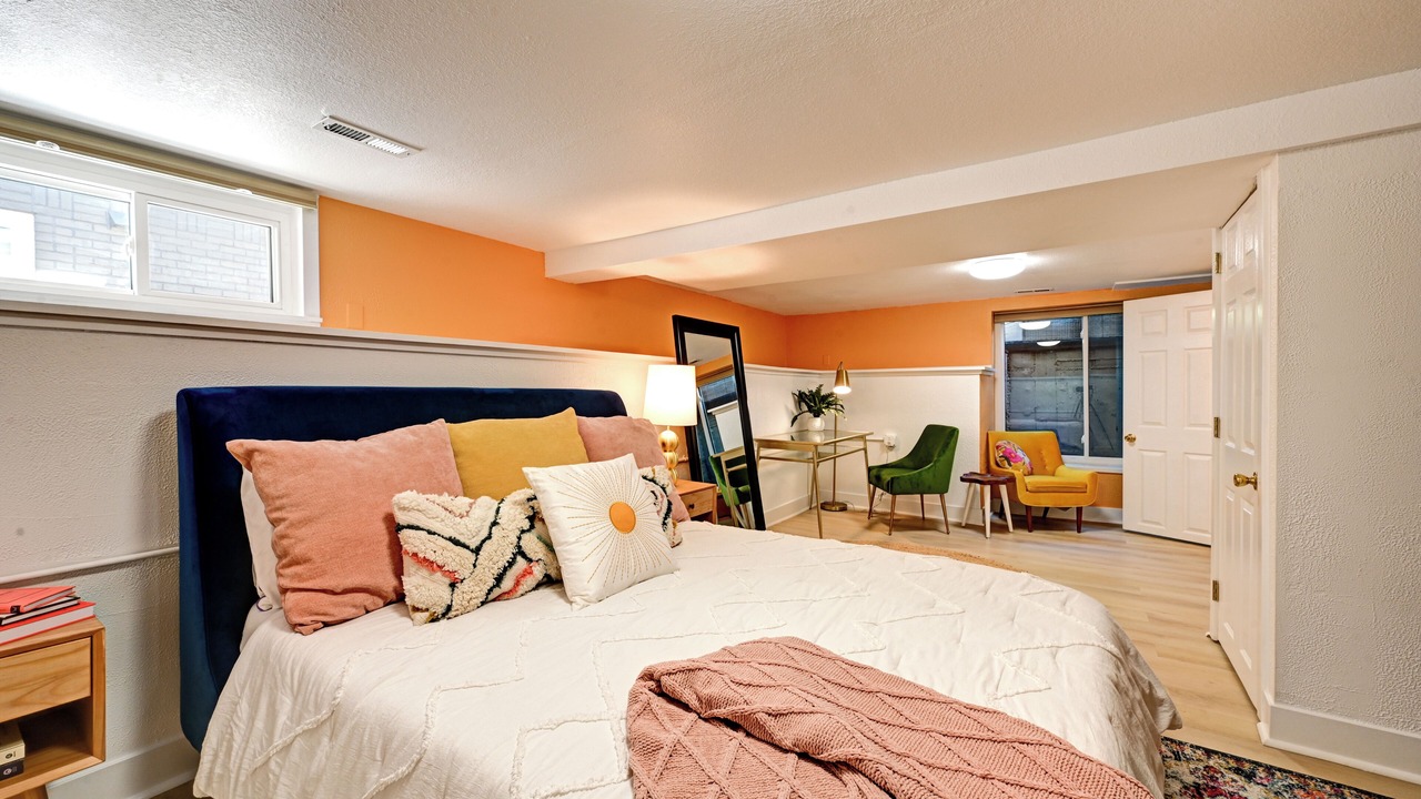 Photo of Bedroom in Hale