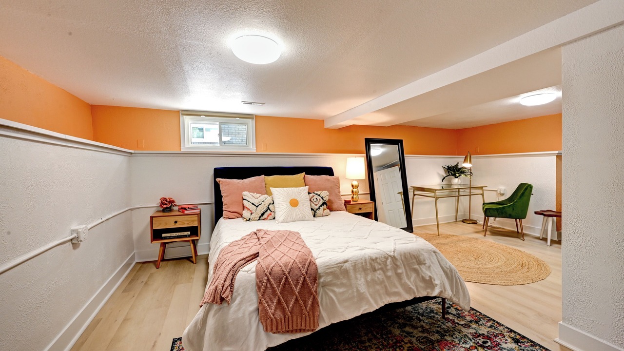 Photo of Bedroom in Hale