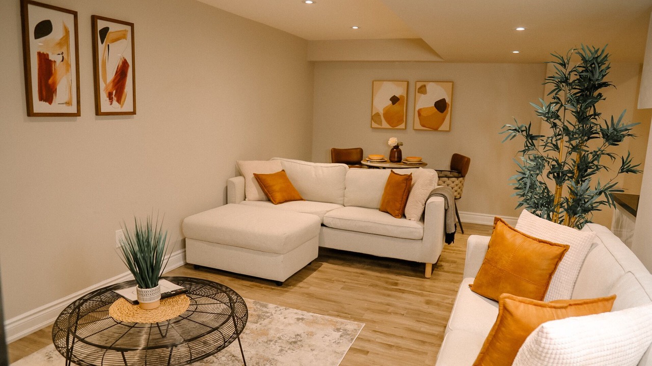 Photo of Livingroom in Oakville
