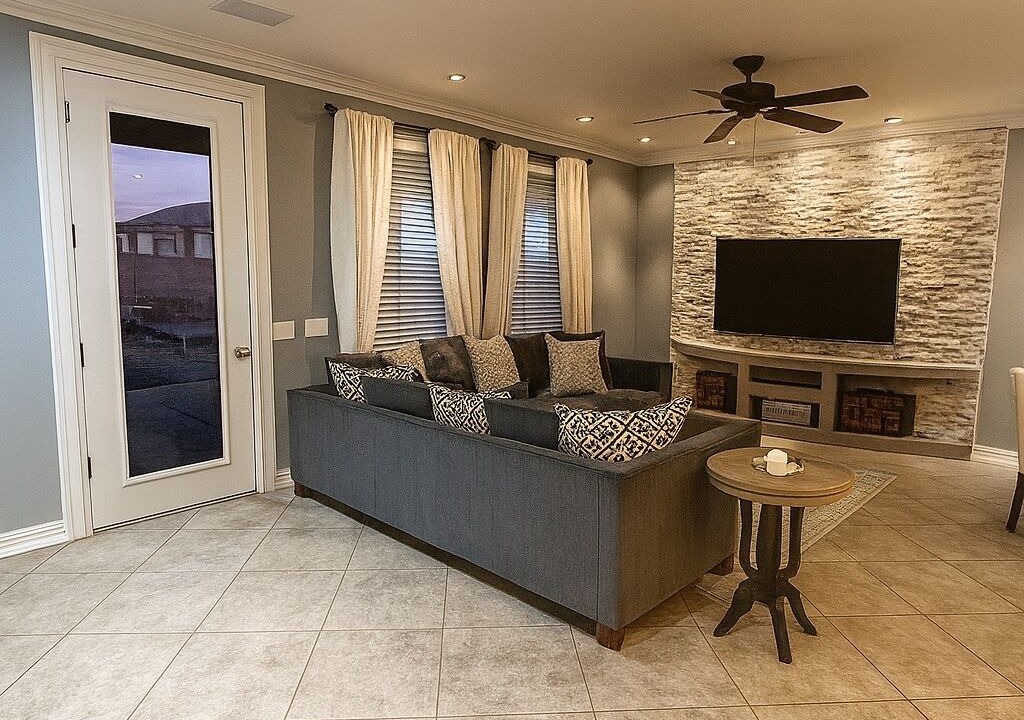 Photo of Livingroom in Canyon Trails